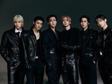 초대형 ‘LUUX’ 스크린 수놓은 82메이저…팬덤 넘어 대중 눈도장 ‘쾅’