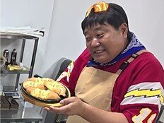 양준혁, 진짜 광어 넣은 ‘광어빵’ 공개…“비린내 날 것 같아” 경악 (사당귀)