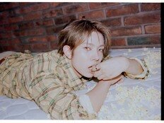 음반 1위·음원 상위권…에반, 홀로서기 첫 단추 깔끔했다