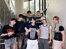 ‘음방 2주’는 시작일 뿐… NEXZ, 남미 대형 페스티벌로 무대 ‘확장’