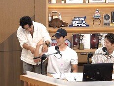 몬스타엑스 셔누X민혁 팔뚝 사이즈가…역시 짐승돌 (컬투쇼)