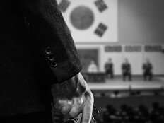 ‘암살자(들)’, 하이츠와 만났다…1970년대 무드 담은 콜라보 굿즈 공개