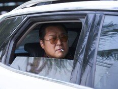 ‘타짜4’ 핵심 키 플레이어로…윤경호, 12년 만의 귀환