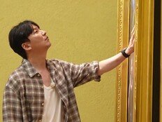 김남길, 日 미술관서 뜻밖의 변신…‘진주 귀걸이를 한 남자’ 됐다