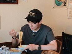 ‘면친자’ 김남길, 도쿠시마 라멘에 “좋아! 미쳐버리겠네” (현무로드)