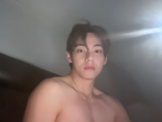 BTS 뷔, 월드투어 중에도 밤늦게 스페인어 공부…LA 일상 공개