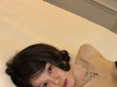 김유정, 침대 셀카에 깜짝…한층 성숙해진 비주얼 [DA★]