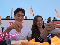 롯데男 두고 KT女 두 명 신경전…손깍지에 “저 집에 가도 돼요?”