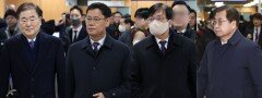 [속보]정의용·서훈 ‘탈북어민 강제북송’ 2심서 징역형 집유