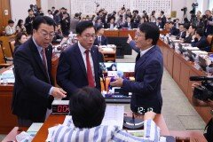 김민전 “주요 보직에 대통령 변호인들” 지적에 여야 고성…법사위 국감 정회