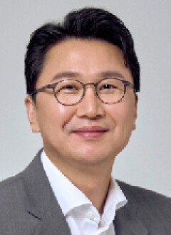 세라젬 창업주, 전문경영인 양자 삼아 승계