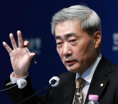 금리동결… 신현송 “긴축 이어갈것” 11월 인상 무게