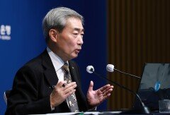 신현송 “내년 물가, 2.5%보다 높아질 듯…성장률도 상향”