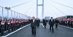 APEC 3주앞 ‘中 뒷배’ 과시한 김정은, 대미협상 몸값 높이기