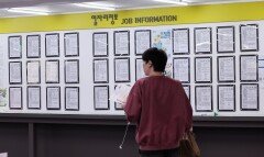 한은 “반도체 쏠림·AI 확산에 청년 고용의 질 나빠져”