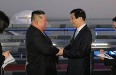 김정은, 단둥서 ‘북미 대화’ 논의한 듯…국정원 “외교팀 위주 방문”