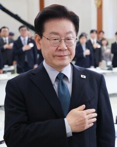 “보수 커뮤니티 경청” 비판에…李 “누가 하든 좋은 지적은 좋은 것”