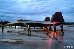 [단독]美 최강 스텔스기 F-22 랩터, 日 전진배치