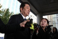김병기, 6개월만에 경찰 출석…“거짓으로 점철된 고발, 무혐의 입증할 것”