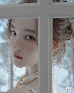 글로벌 브랜드 모델 경력직…미야오 엘라가 화보를 찢는 법
