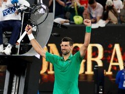 ‘G.O.A.T.’ 조코비치, 호주오픈 100승 달성 [포토]