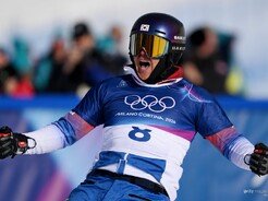 ‘한국 첫 메달’ 김상겸, 스노보드 평행대회전 銀 [포토]