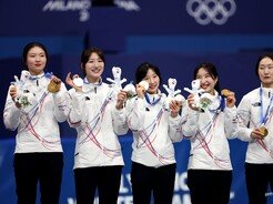 한국 쇼트트랙 여자 3000m 계주 ‘가장 높은 곳으로’ [포토]