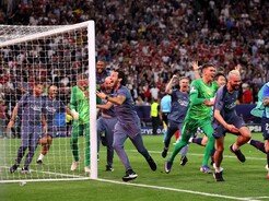 ‘PSG 챔피언스리그 2연패의 순간’ [포토]
