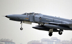 F-4E 전투기 서해 추락… 1979년 도입 노후기종