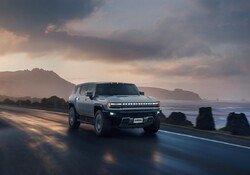 차가 게처럼 옆으로 움직인다고? GMC 허머 EV