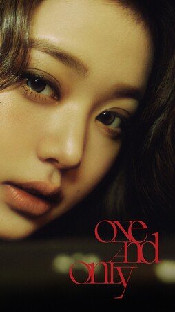 장원영에 누아르 한 스푼…이 장르까지 소화할 줄은 [화보]