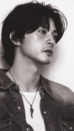 ‘40대 중반’ 김지훈, 비주얼 실화인가…더 깊어진 매력 [화보]