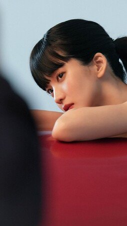 김태리, 비하인드 컷이 이 정도…풀뱅에 주근깨까지 찰떡 [화보]