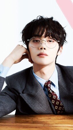 ‘제로베이스원 떠나는’ 김규빈, 소년과 남자의 경계 [화보]