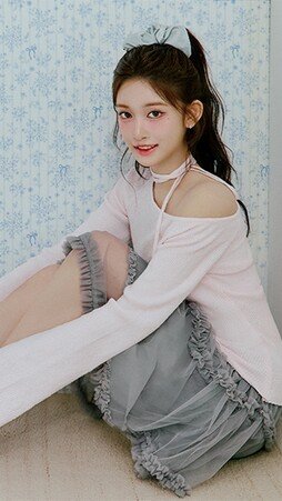 “인간 벚꽃 그 자체”…아이브 이서, 설렘 유발 비주얼 [화보]