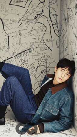 ‘토니 6관왕’ 박천휴, GQ 표지 장식…창작자 아우라는 이런 것 [화보]