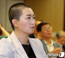 이언주 “文대통령의 검찰 압박…돌아올 수 없는 다리 건너는 중”