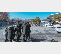 檢, 靑의 경고 다음날 압수수색… 文대통령 집무실 있을때 집행