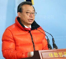 이정현, 종로 출마 철회 “黃에 양보…하나로 뭉쳐야”