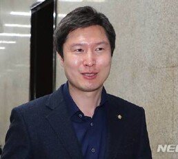 與 김해영, 이번에도 ‘쓴소리’…“정의연·윤미향 회계 공개해야”