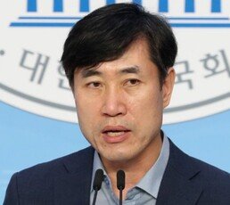 하태경 “대통령에 신발 던진 것?…文, 욕먹을 일 했어”