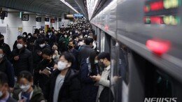‘파업 D-1 예고’ 서울 지하철…노사, 오후 2시 협상 재개