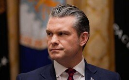 “시그널 채팅방서 기밀 공유 헤그세스… 보안규정 어겨 美전투기 격추당할 뻔”