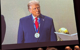 노벨상 놓친 트럼프, FIFA 평화상 받아…“내 인생 큰 영예”