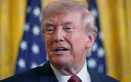 트럼프, 이란 압박 강화…“중동에 항모전단 추가 파견 고려”