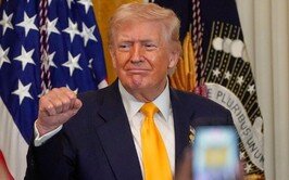 “트럼프, 참모 회의서 하메네이 축출 군사작전 가능성 언급”