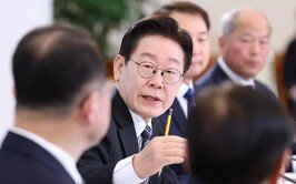 李 “몰빵 전략은 이제 걸림돌… 대기업-中企 상생을”