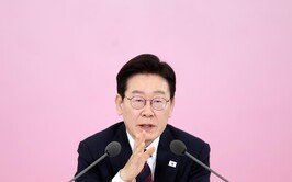 李 “고용 유연성 확보하되, 정규직 늘리는 방향으로 가야”