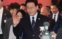  李 “혼자 잘 살면 뭔 재민겨? 같이 살자”…주사기 매점매석 저격