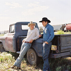 사랑은 다양하지만 생명은 한길로 태어난다